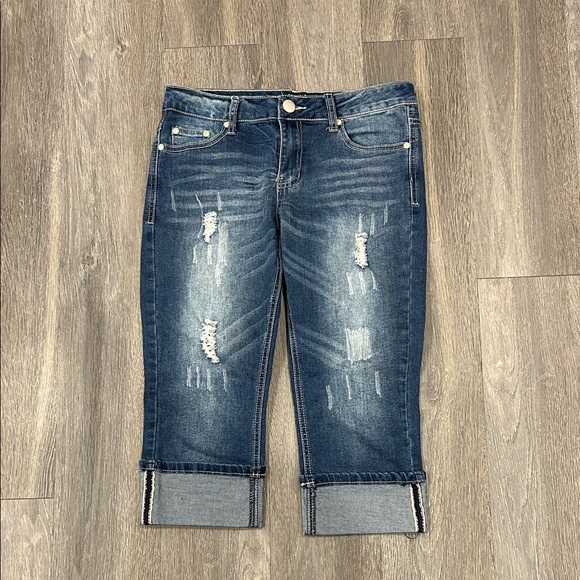 Trendy Cropped Distressed Jeans - Picture 1 of 3